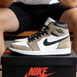 Retro High Sneaker 01